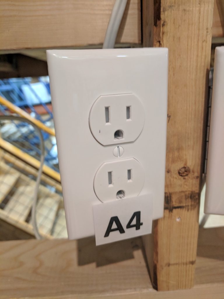 reverse polarity outlet